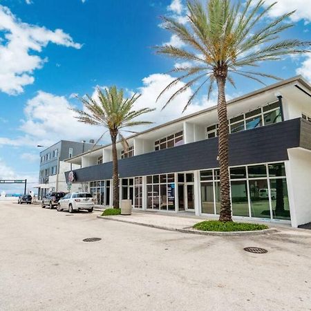 The Purple Pelican Beachfront With Ocean Balcony Unit 3 فورت لودرديل المظهر الخارجي الصورة