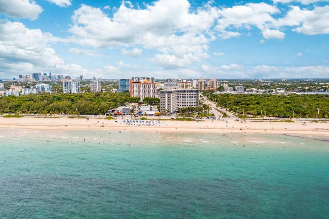 The Purple Pelican Beachfront With Ocean Balcony Unit 3 فورت لودرديل المظهر الخارجي الصورة