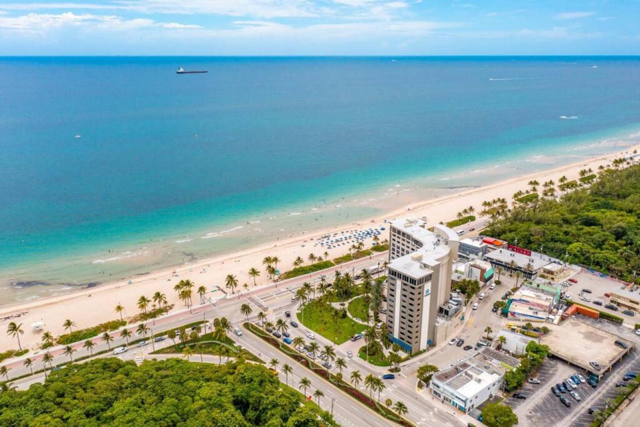 The Purple Pelican Beachfront With Ocean Balcony Unit 3 فورت لودرديل المظهر الخارجي الصورة